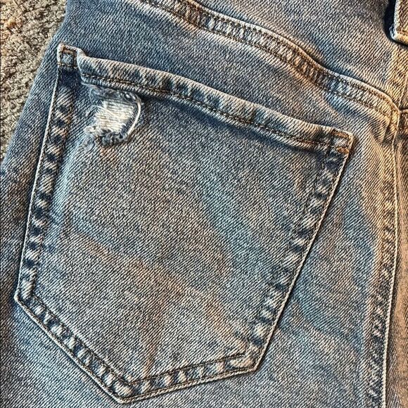 SO Distressed Denim Shorts - Picture 7 of 8